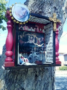 More mystery artwork on Alameda Avenue, Alameda.  The Mister spotted this one first.