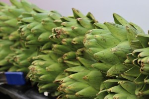 Houseproud fieldtrip farmers market artichokes IMG_1245